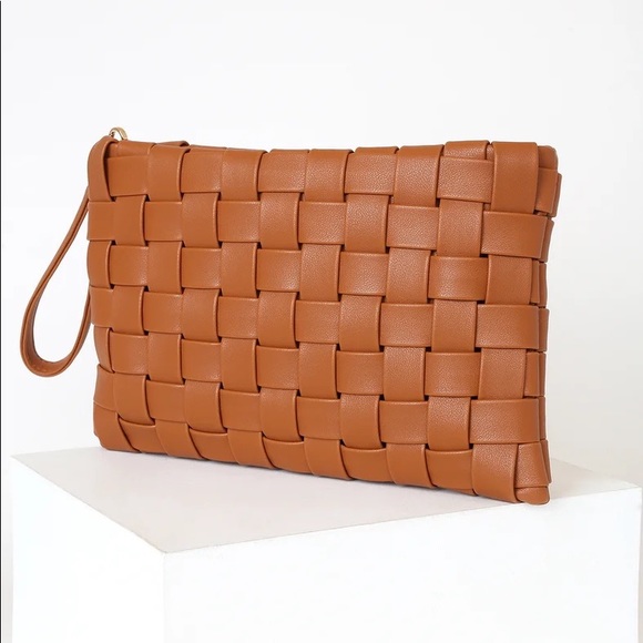 5🌟 BESTSELLER Tan Leather Woven Crossbody/Clutch - Picture 7 of 7
